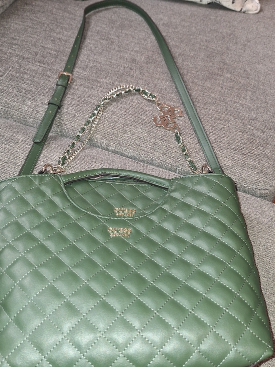 Steve Madden Handbags - Steve Madden Quilted Green Shoulder Bag with Gold Chain